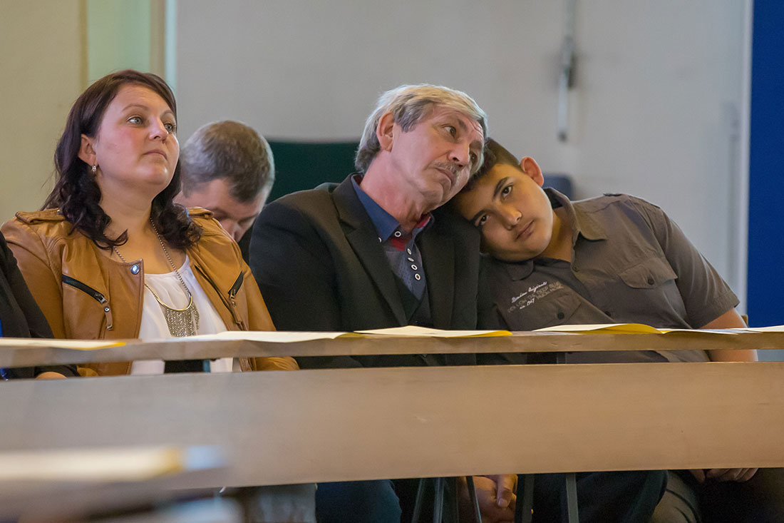 Hochzeit-Trauung-Kirche-St.-Andreas-Kirche-Meine-langweilig-langeweile-müde-einschlafen-schlafen-Boring-Sergej-Metzger-Hochzeitsvideo-Hannover-Fotograf-Hildesheim