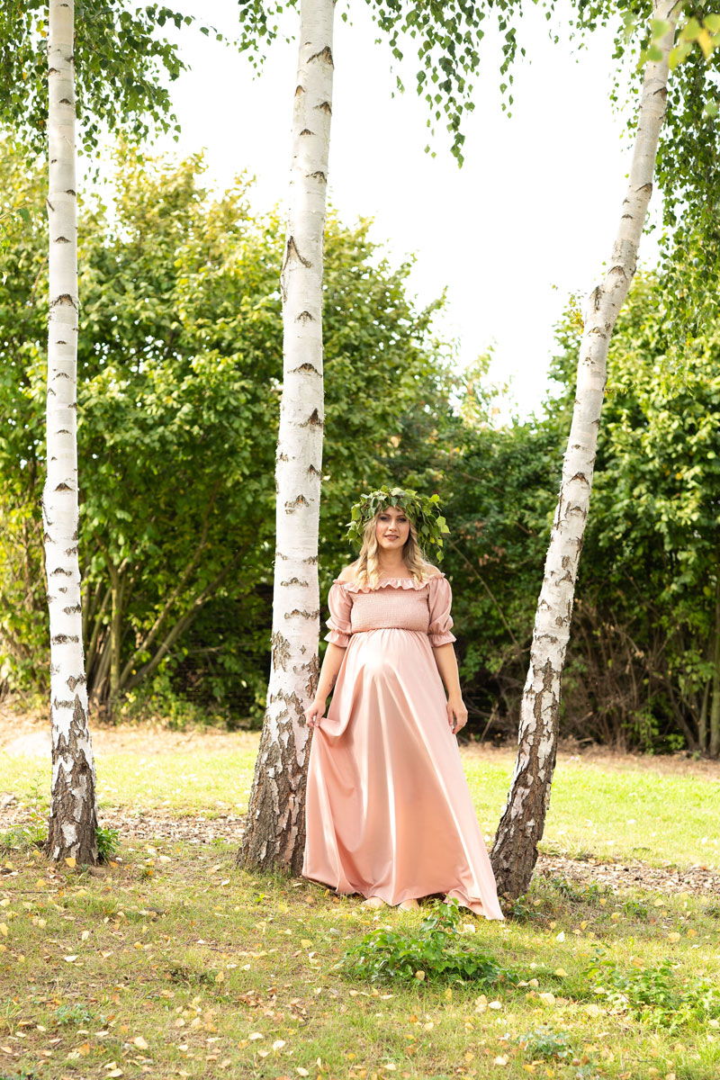 fotograf-natalja-frei-schwangerschaft-fotoshootinghildesheim-babybauch-birken-kranz-hildesheim-algermissen-harsum-schellerten-asel