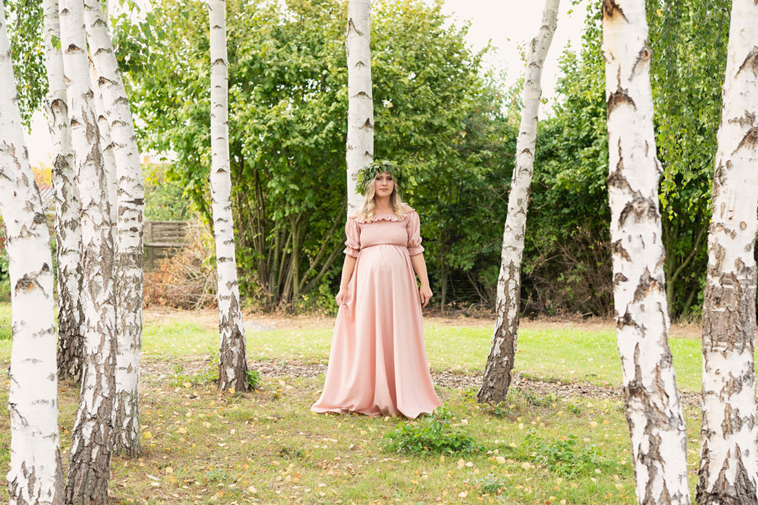 fotograf-natalja-frei-schwangerschaft-fotoshootinghildesheim-babybauch-birken-kranz-hildesheim-hannover-braunschweig-sarsted
