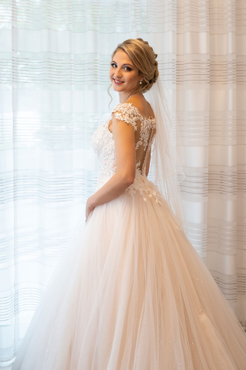 natalja-frei-hochzeitsfotograf-braut-brautvorbereitung-getting-ready-schleier-details-hochzeit-fotograf-mannheim-haannover-bremen-celle-harz-eulzen-lüneburg-bremen-hamburg
