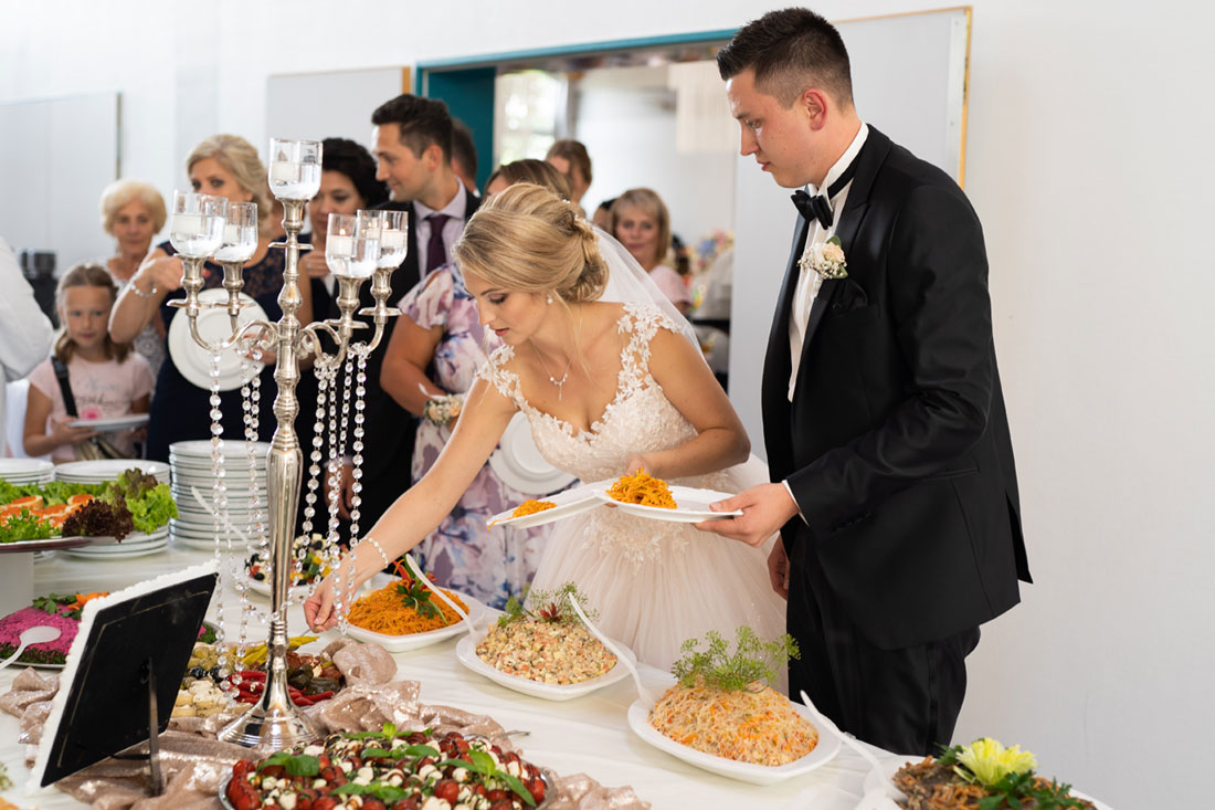 natalja-frei-hochzeitsfotograf-hochzeitspaar-party-service-kick-buffet-buergerhaus-laumersheim-mannheim-hannover-hochzeitsessen-hannover-hildesheim-sarstedt-salzgitter-peine-algermissen-bielefeld-nienburg