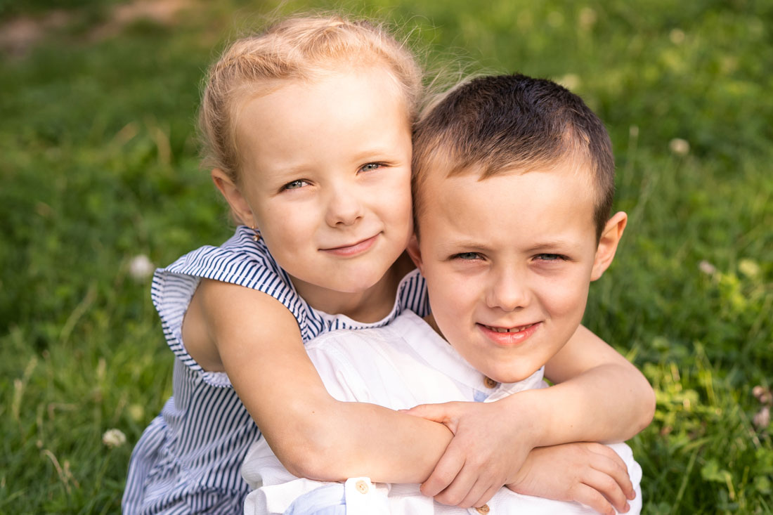 natalja-frei-fotograf-familienfotograf-kinder-kinderfotos-park-hildesheim-sarstedt-alfeld-braunschweig-salzgitter-familie-familienfotos